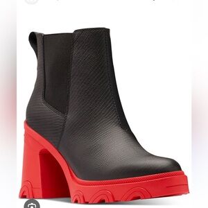 Sorel waterproof boots with red bottom size 8